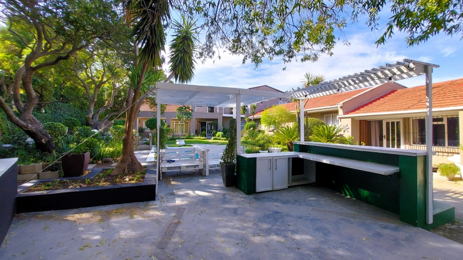 9 Bedroom Property for Sale in Montclair Western Cape